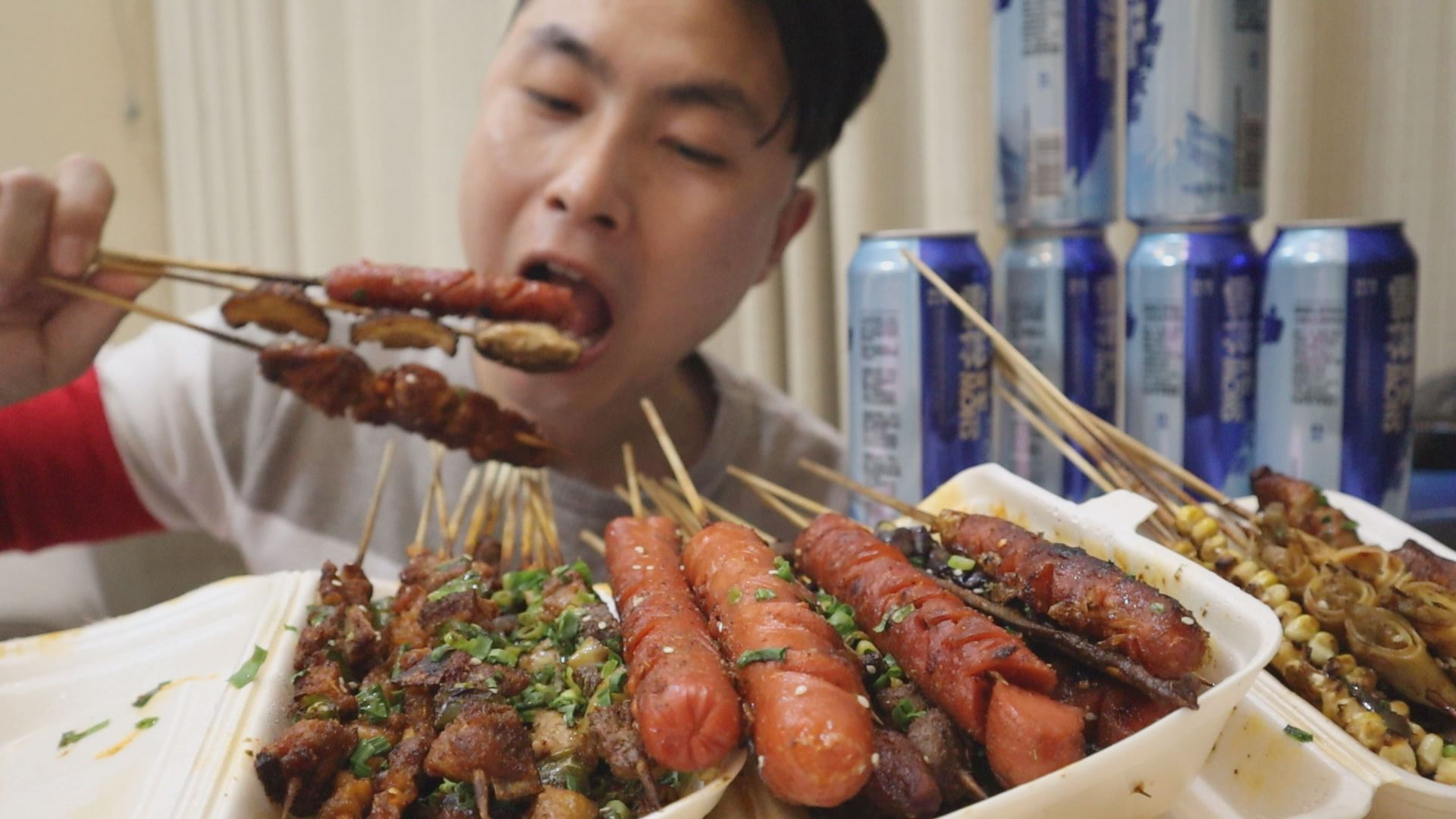 150元的烧烤,6瓶啤酒,3个月没吃烧烤,今天吃个爽,你们饿了吗
